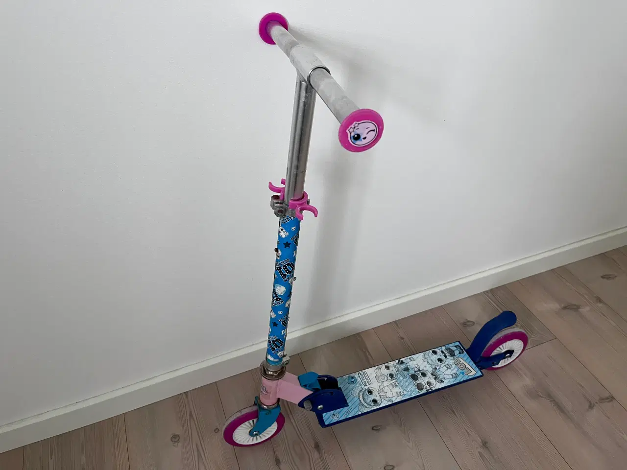 Billede 2 - Løbehjul, LOL Surprise Foldbart Løbehjul