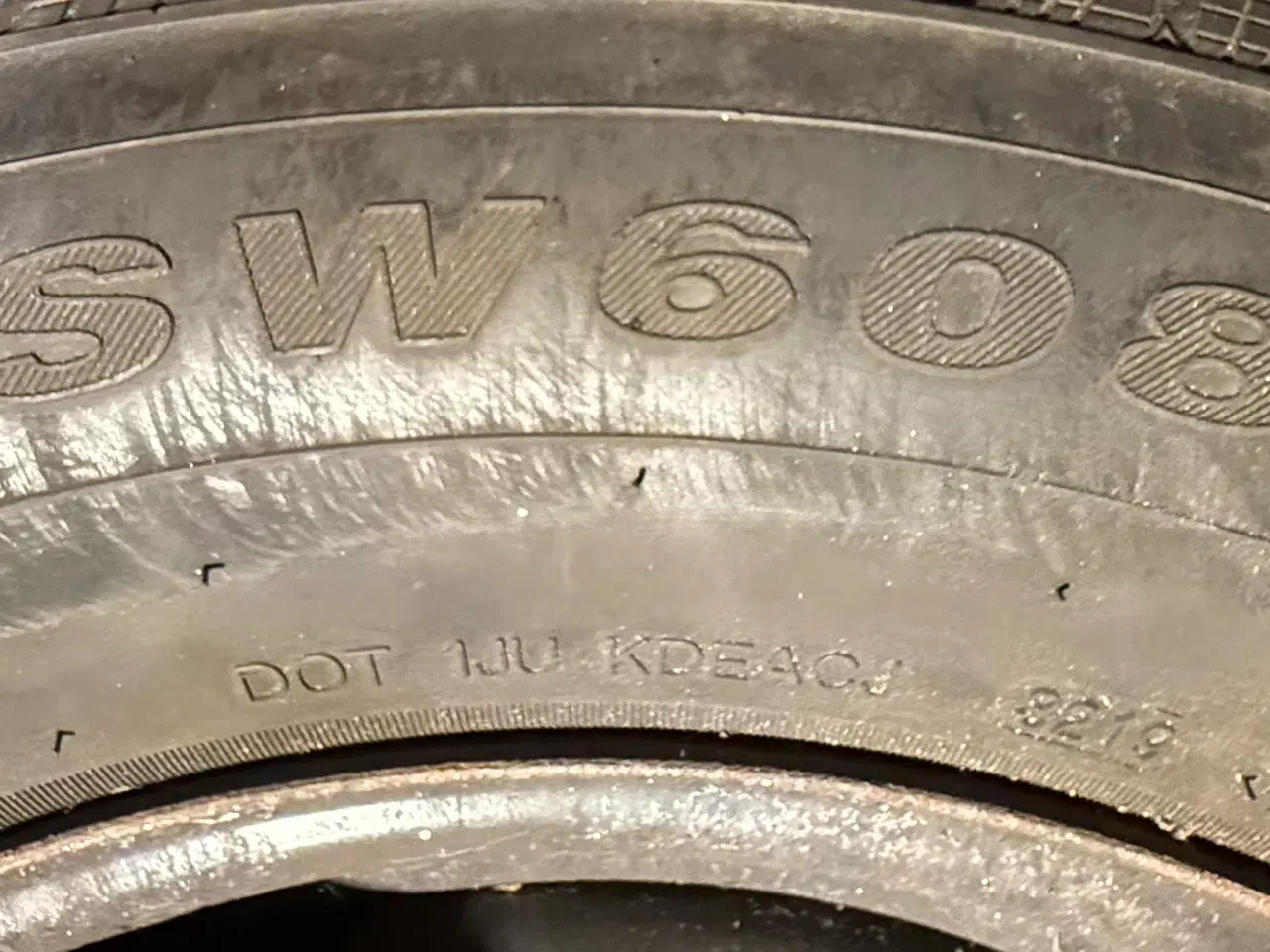 Billede 6 - 4 vinterhjul m/ hjulkapsler og opbevaringsstativ