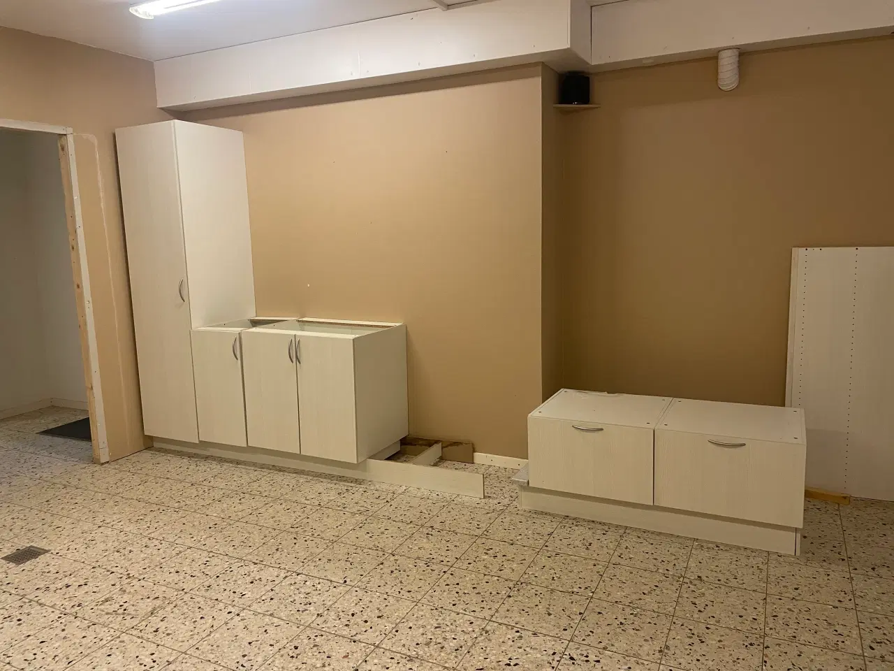 Billede 1 - Køkken / baggang elementer 