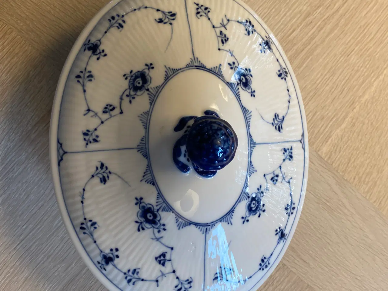 Billede 4 - Musselmalet riflet - Royal Copenhagen lågterrin