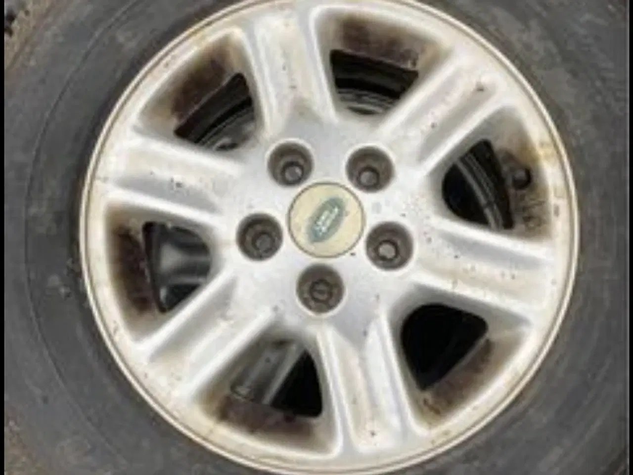 Billede 2 - 4 stk Landrover dæk med fælge 