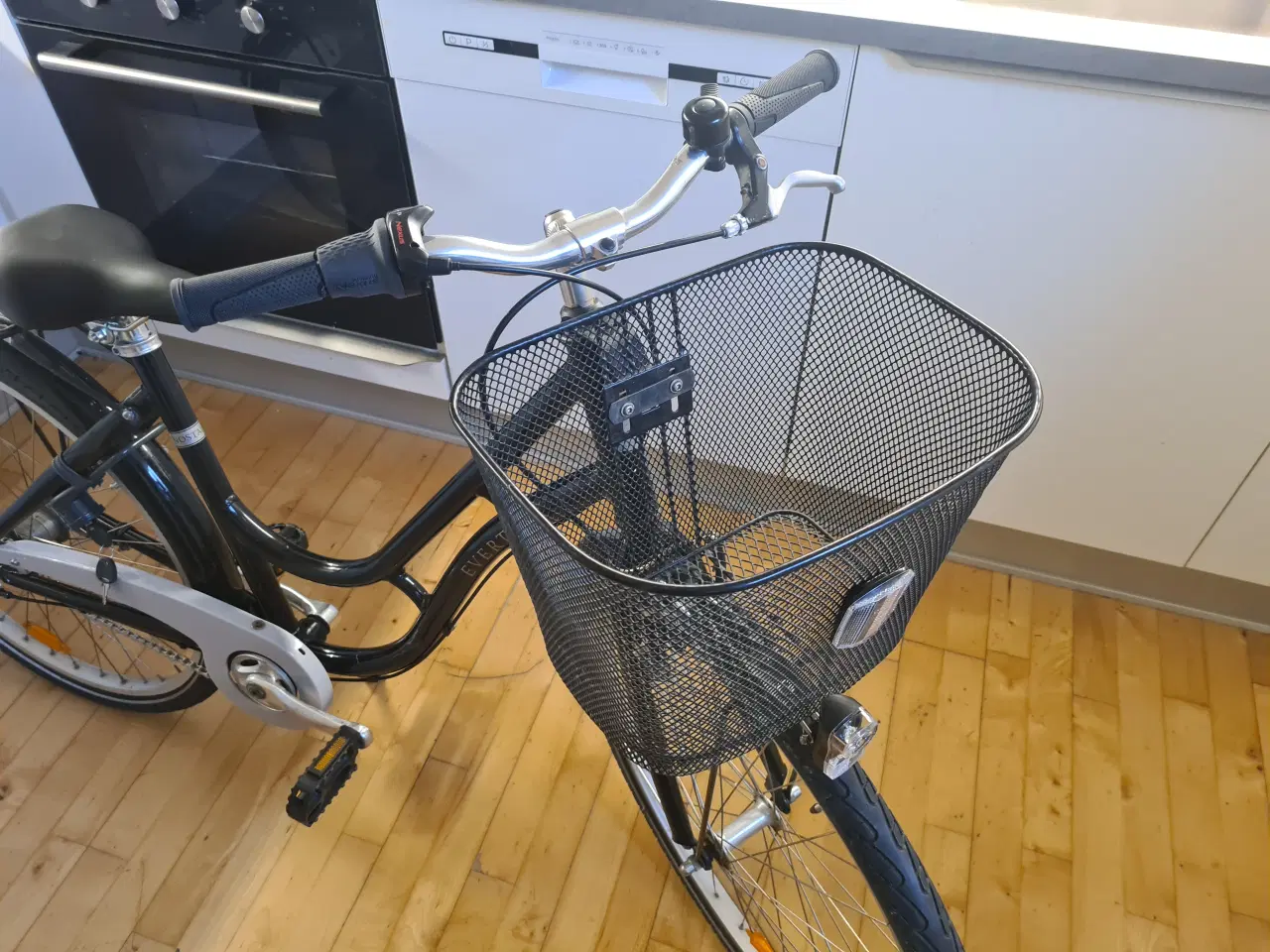 Billede 5 - Flot pigecykel sælges. 