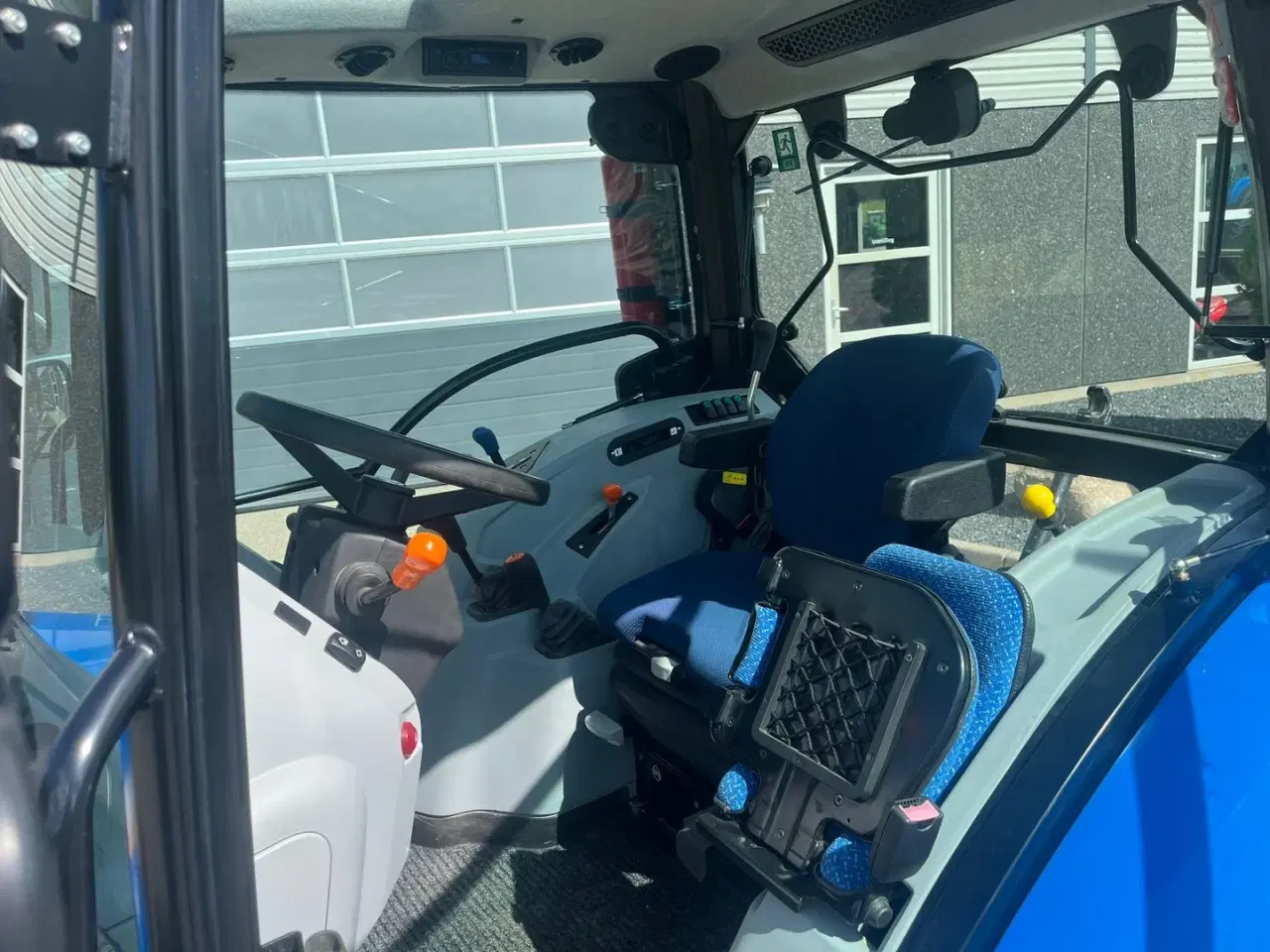 Billede 6 - New Holland T4.75 S Med frontlift