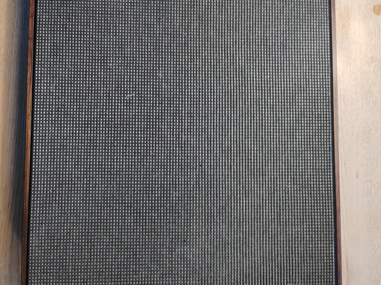 Billede 1 - Super fine højttalere 2 stk udført i mørk egetræ. 