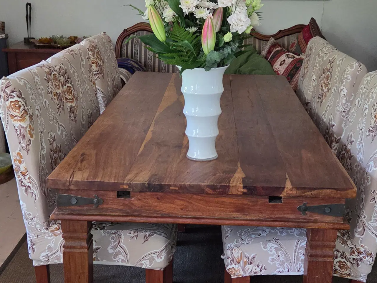 Billede 1 - Spisebord i indonesisk hardwood med 8 stole