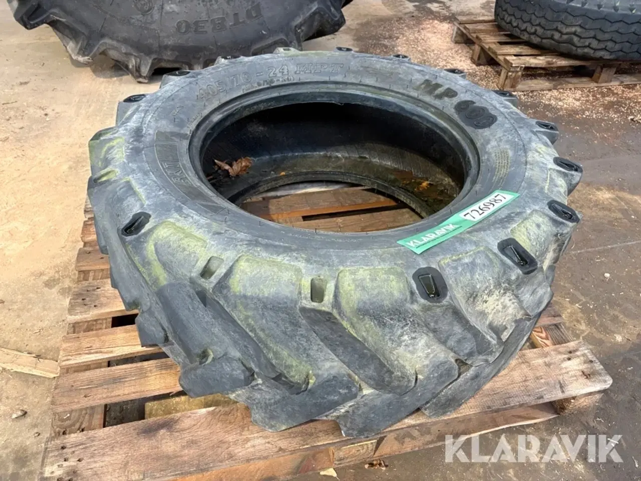 Billede 1 - Dæk  405/70-24 uden fælg