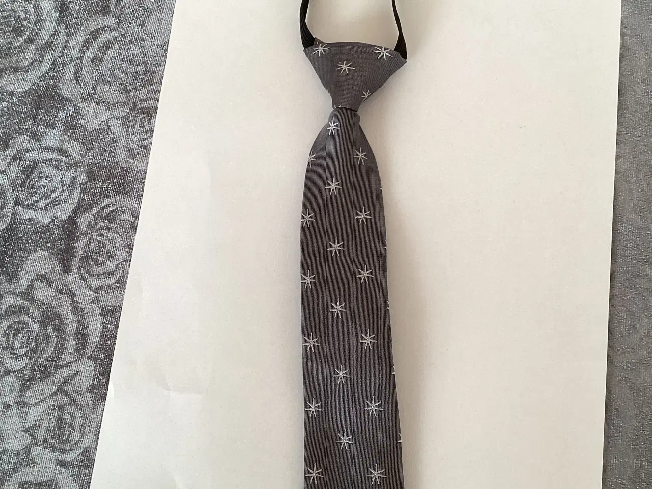 Billede 1 - Slips med hvide stjerner