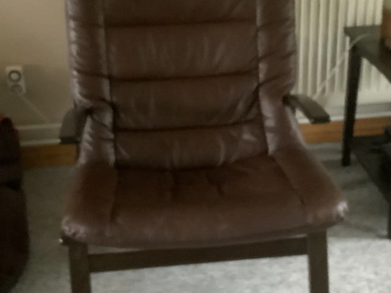 Billede 3 - Lænestole i mørkt træ 