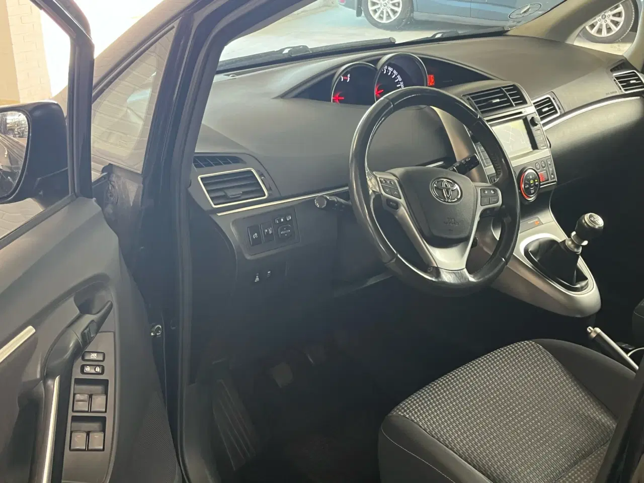 Billede 3 - Toyota SportsVan 2,0 D-4D DPF T2 Touch 124HK Van 6g