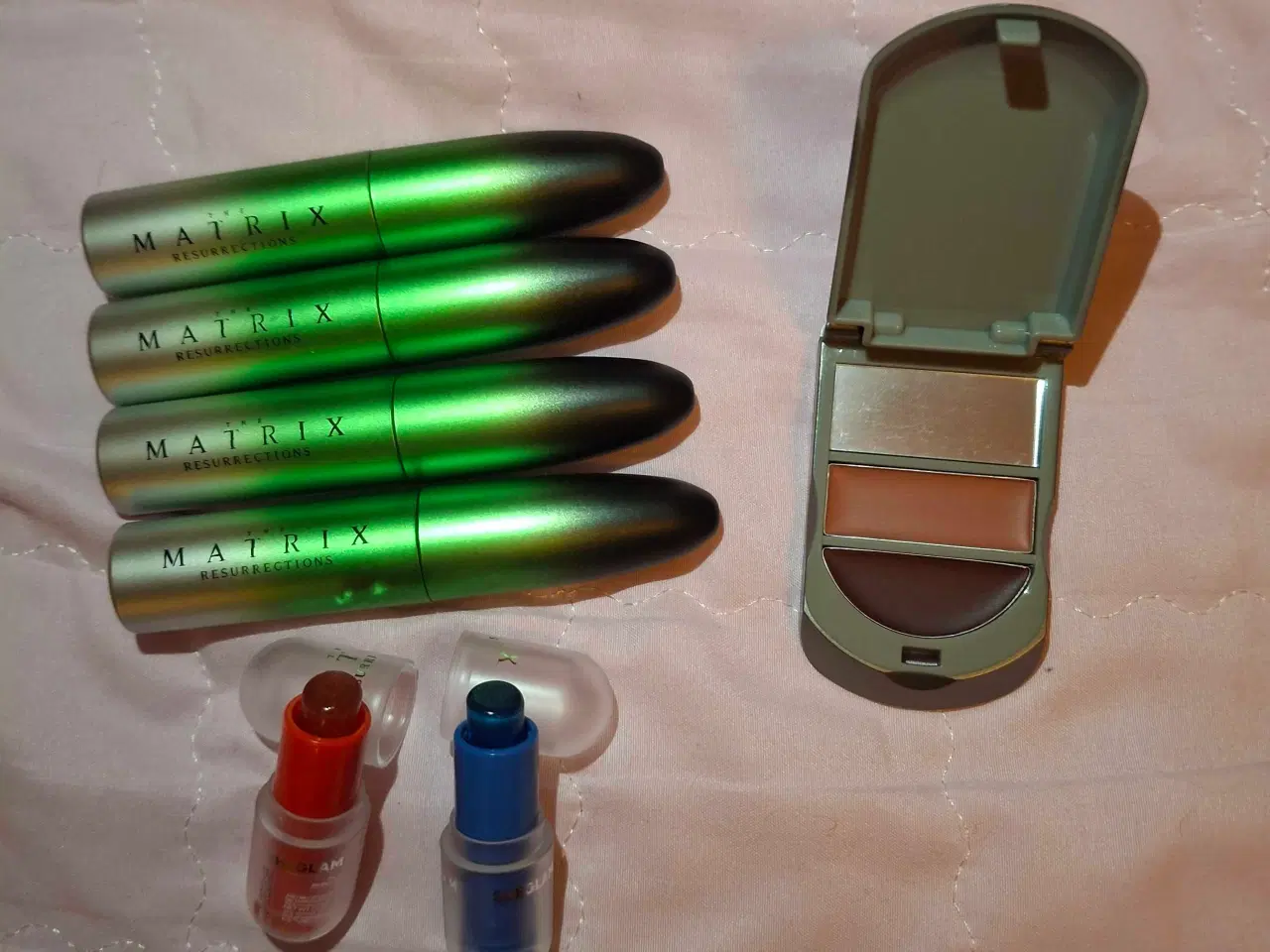 Billede 2 - The Matrix Resurrections x Sheglam Beauty produkte