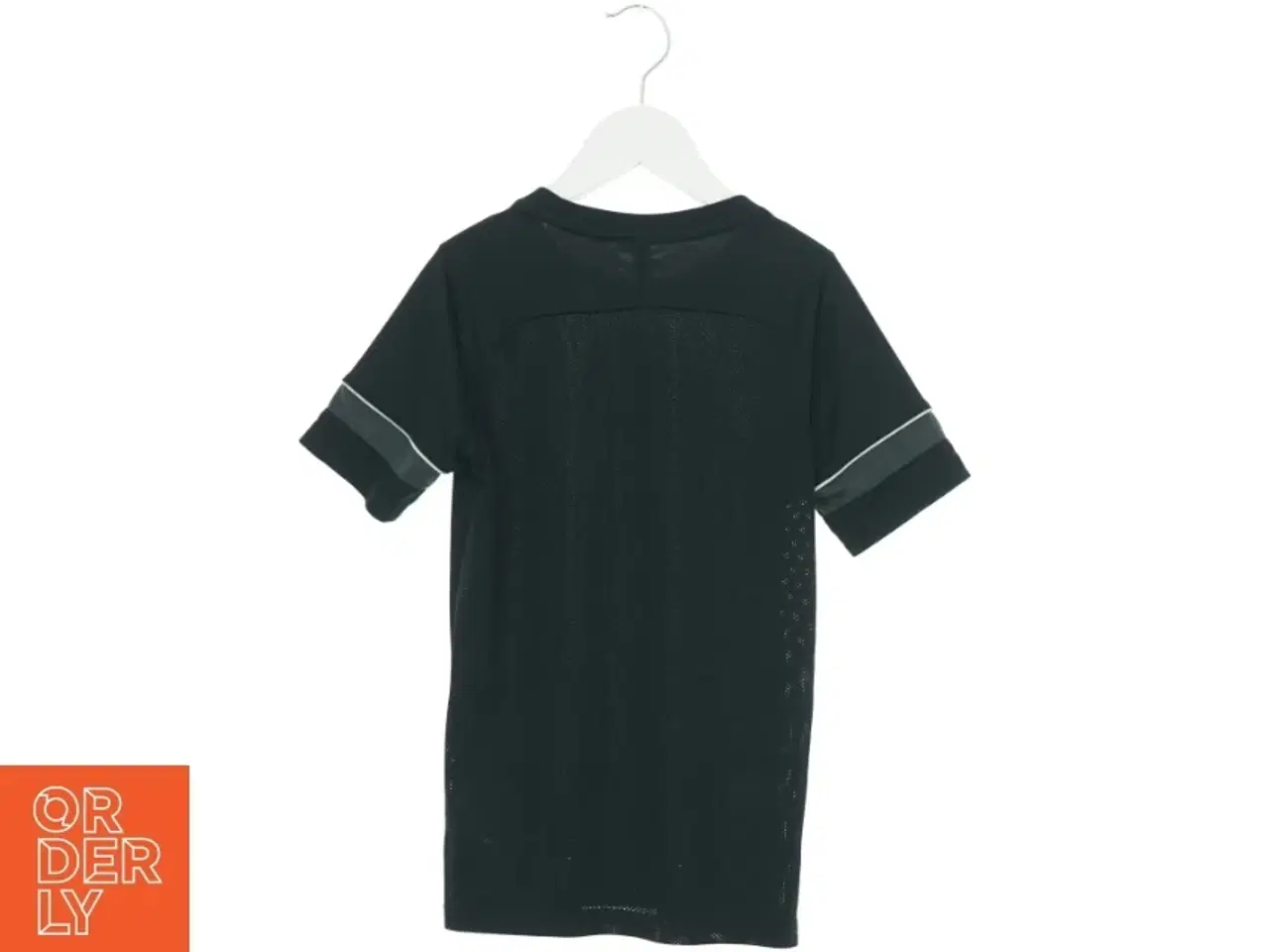 Billede 2 - T-Shirt fra Nike (str. 146 cm)