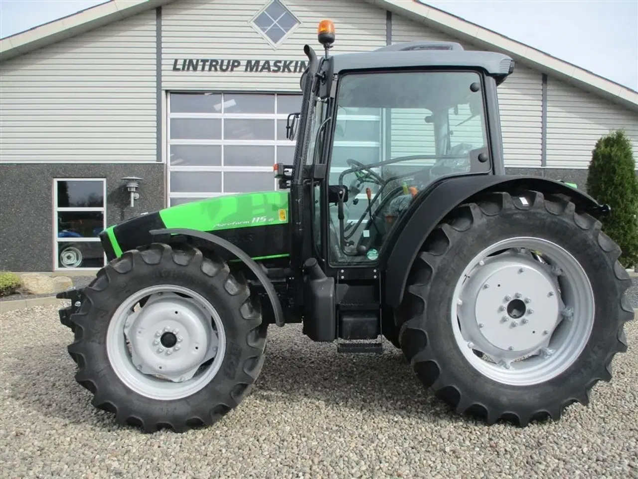 Billede 1 - Deutz-Fahr Agrofarm 115G with 30F+30R Hi-Lo and CreepGear