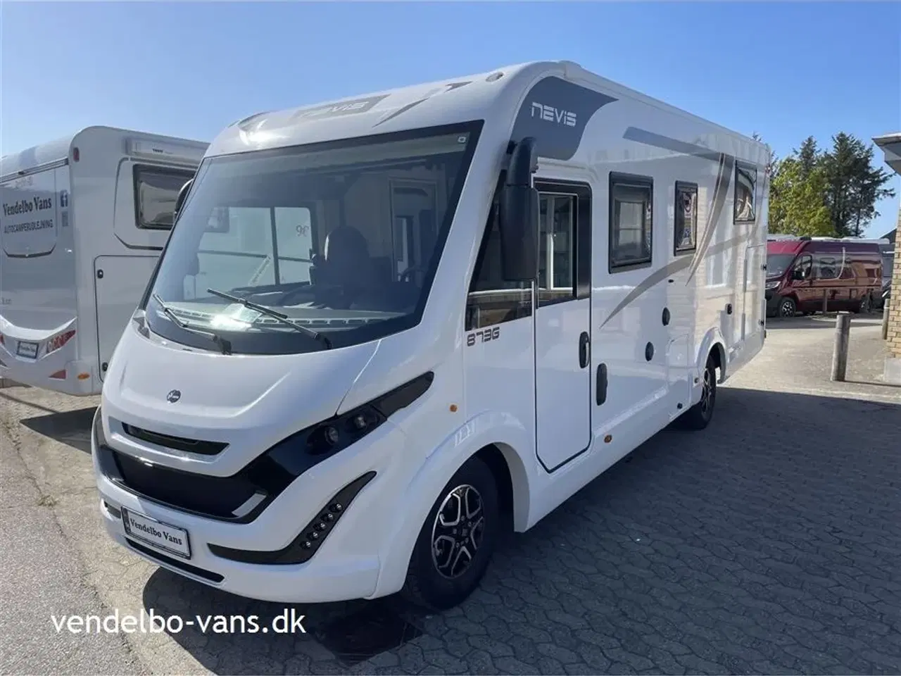 Billede 1 - 2025 - McLouis Nevis 873   Enkeltsenge og stor garage - 180 HK 4400 kg eller 3500 kg totalvægt