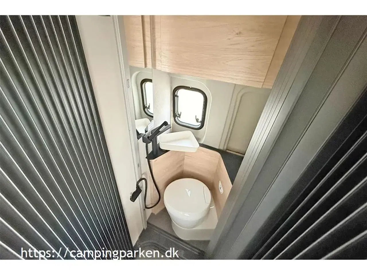 Billede 14 - 2024 - Dethleffs Globetrail CVD 600 ER Advantage   Smart Dethleffs camper van under 6 meter med enkeltsenge og automatgear