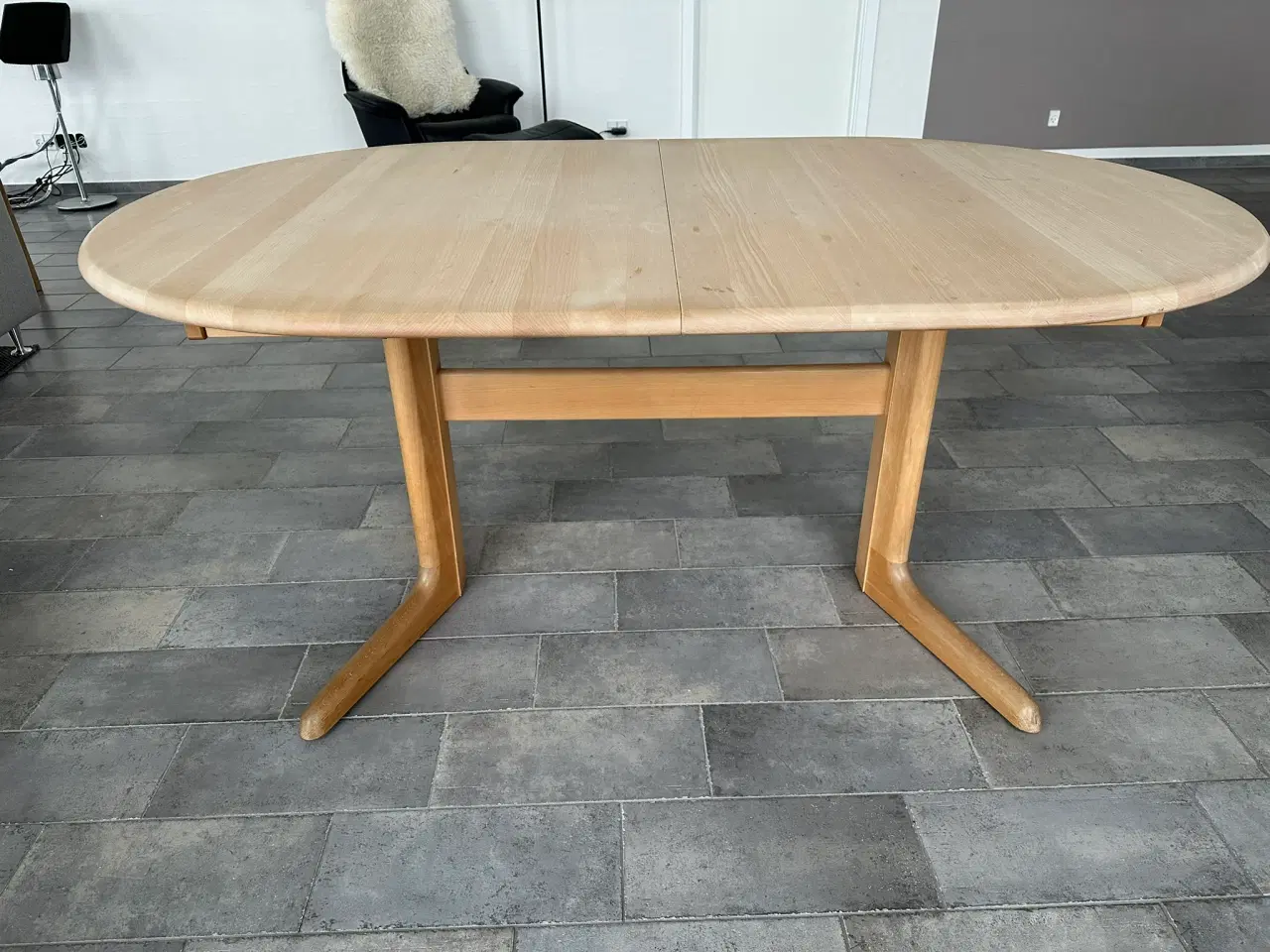 Billede 2 - Skovby spisebord / Høffer stole