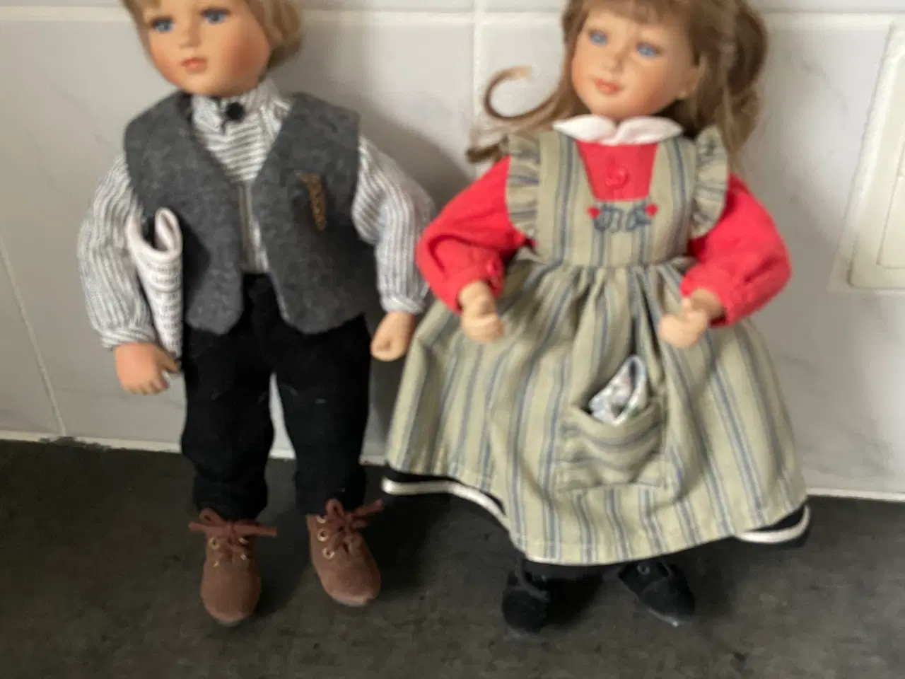 Billede 1 - Porcelæns dukker dreng og pige