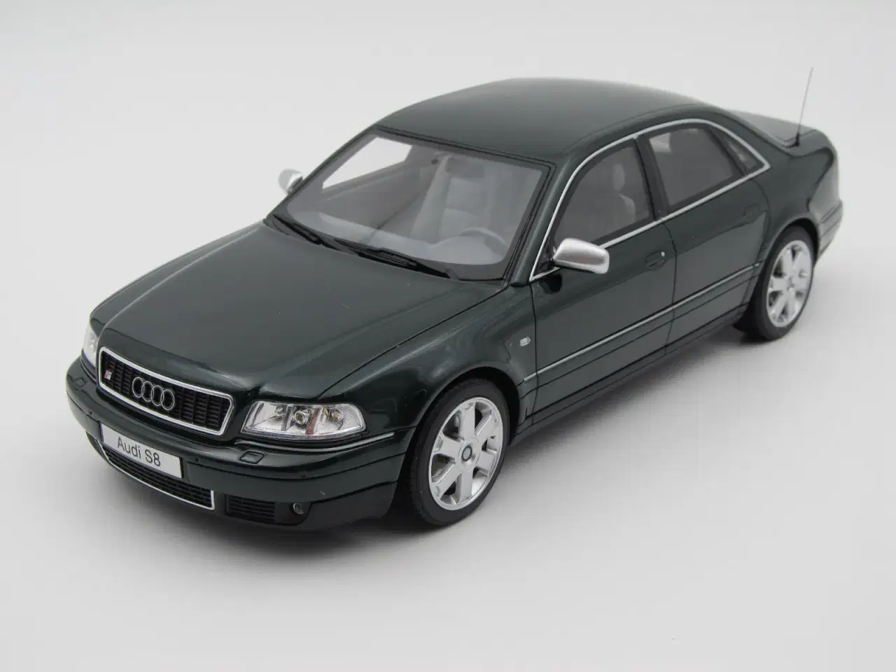 Billede 2 - 2001 Audi S8 Type D2 Limited Edition - 1:18