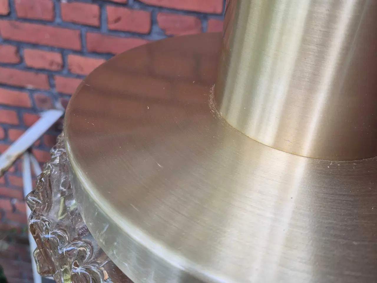 Billede 12 - Stor lampe i messing og gyldent glas 