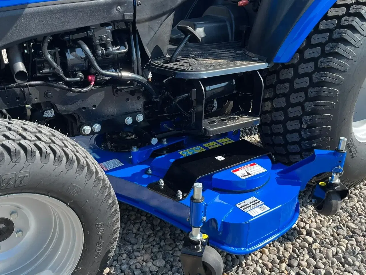 Billede 14 - Solis 26 HST Hydrostat Turf hjul og klipperbord