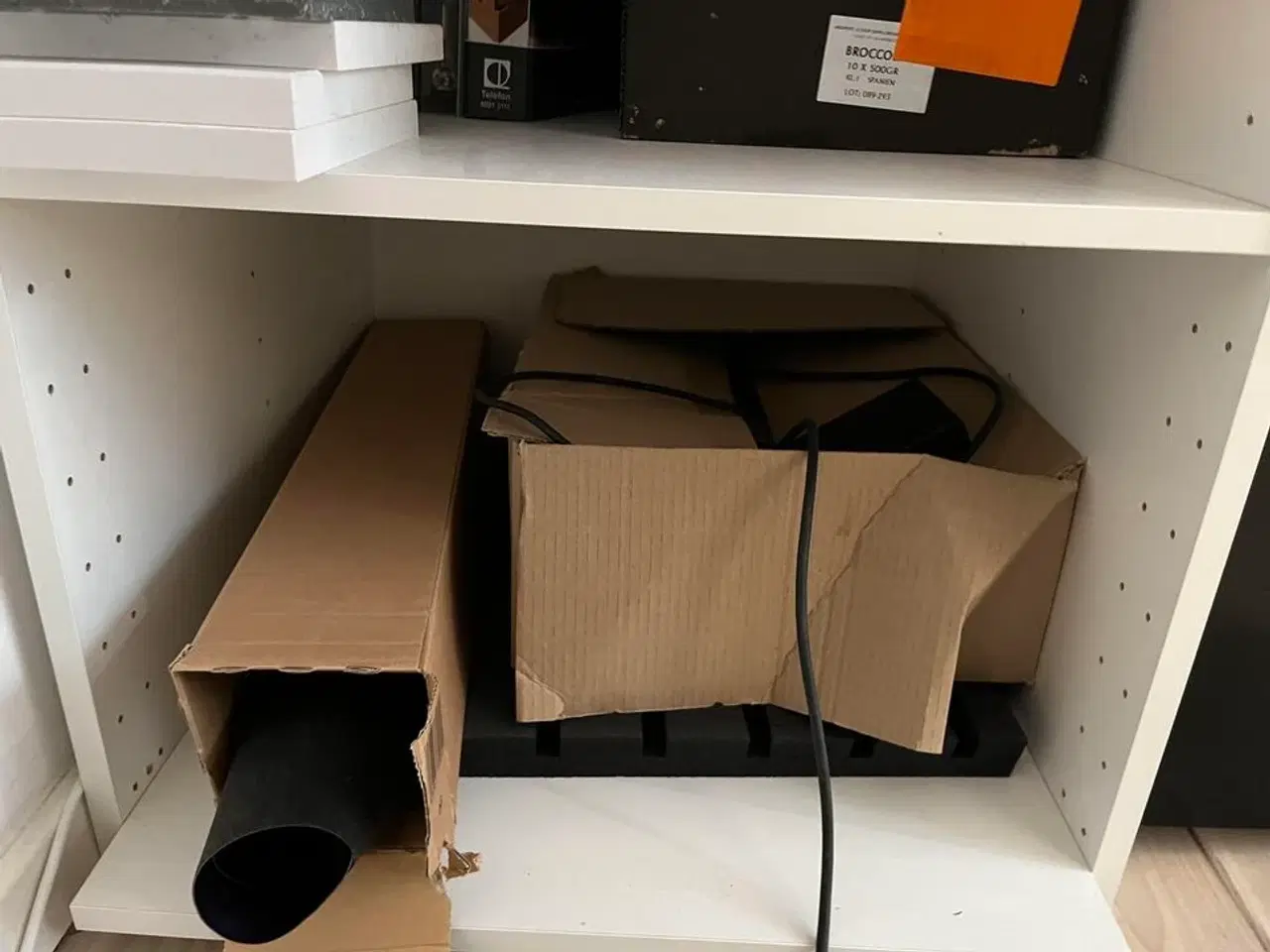 Billede 7 - Reol + Indhold