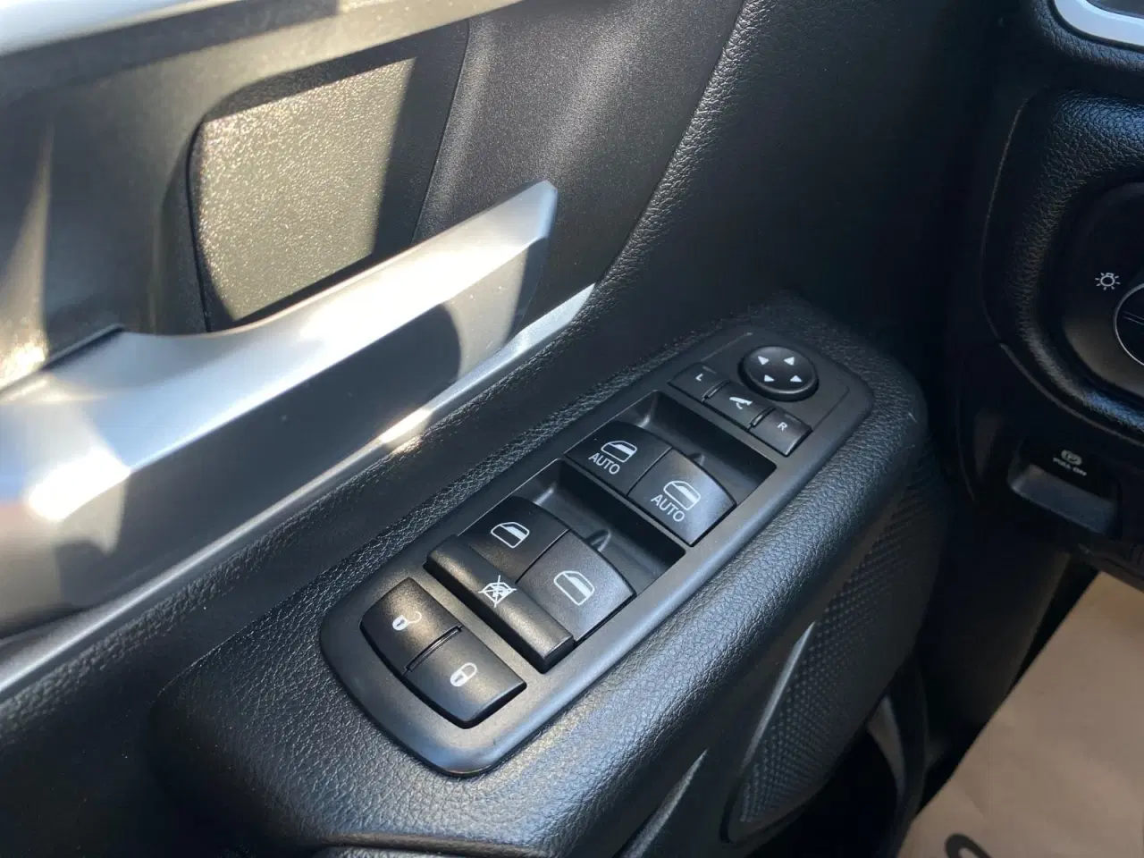 Billede 14 - Dodge RAM 1500 5,7 V8 Hemi Laramie aut.