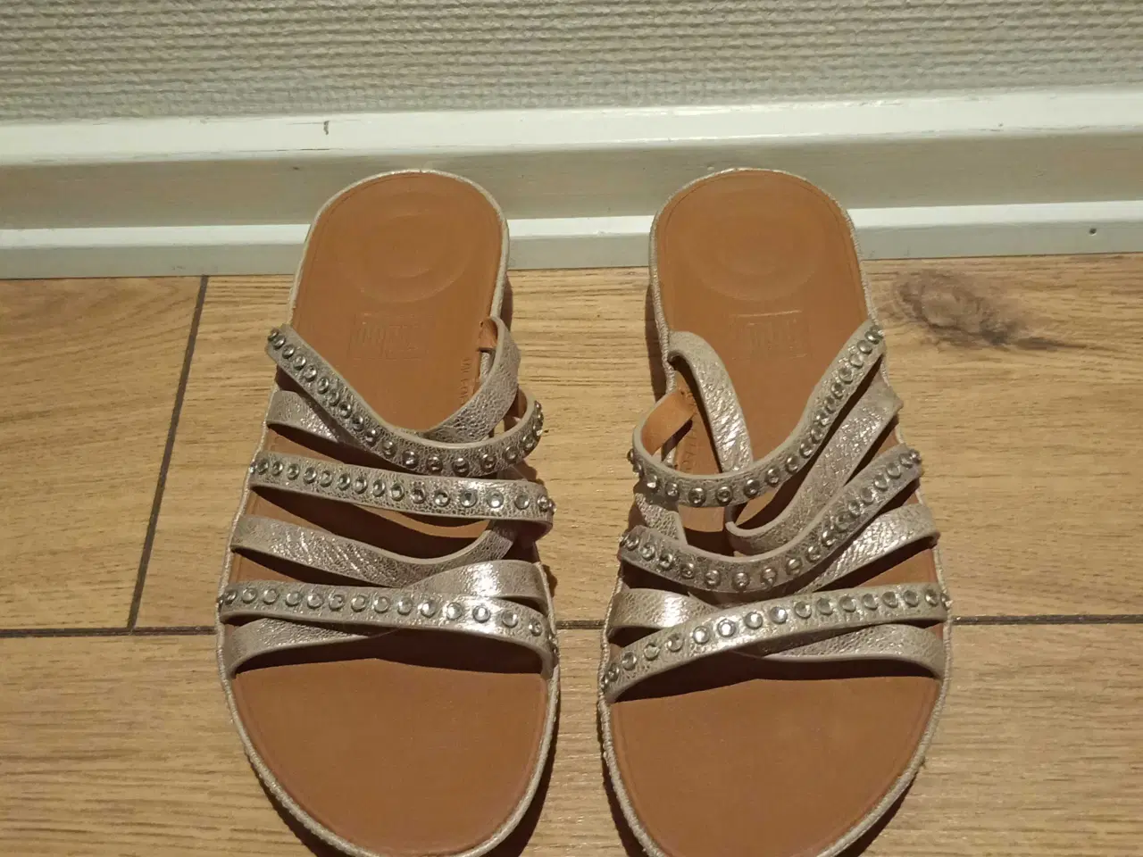 Billede 1 - Fine damesandaler, FITFLOP, skind, str. 37. 
