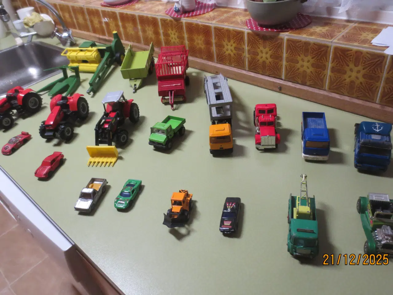 Billede 1 - Modeltraktor Og Model lastbiler i SIKU /ERTL