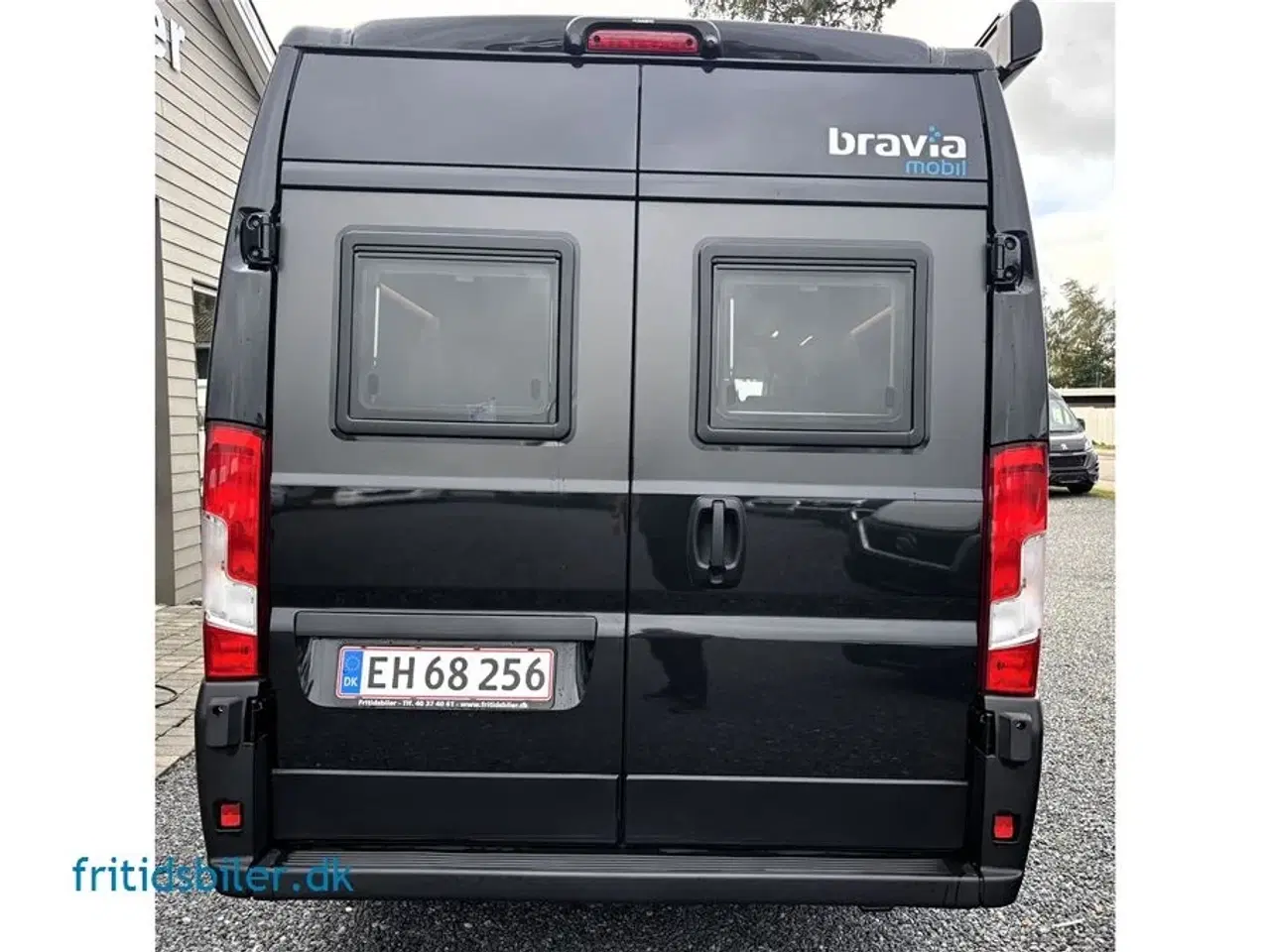 Billede 3 - 2025 - Bravia 636 180 Hk   Bravia 636 Med hævetag campervanen med masser af plads til 4 personer