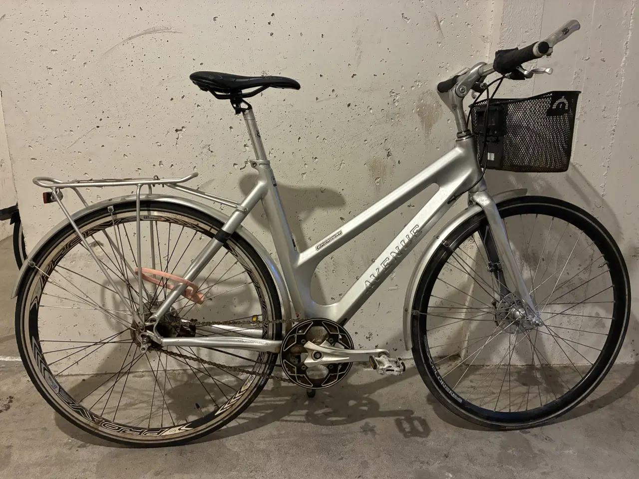 Billede 2 - Damecykel sølvfarvet, Citybike, 7 gearet