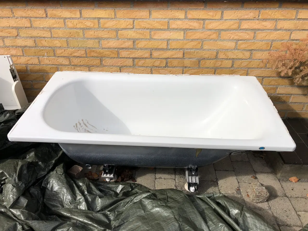 Billede 1 - Ifö badekar billigt til salg