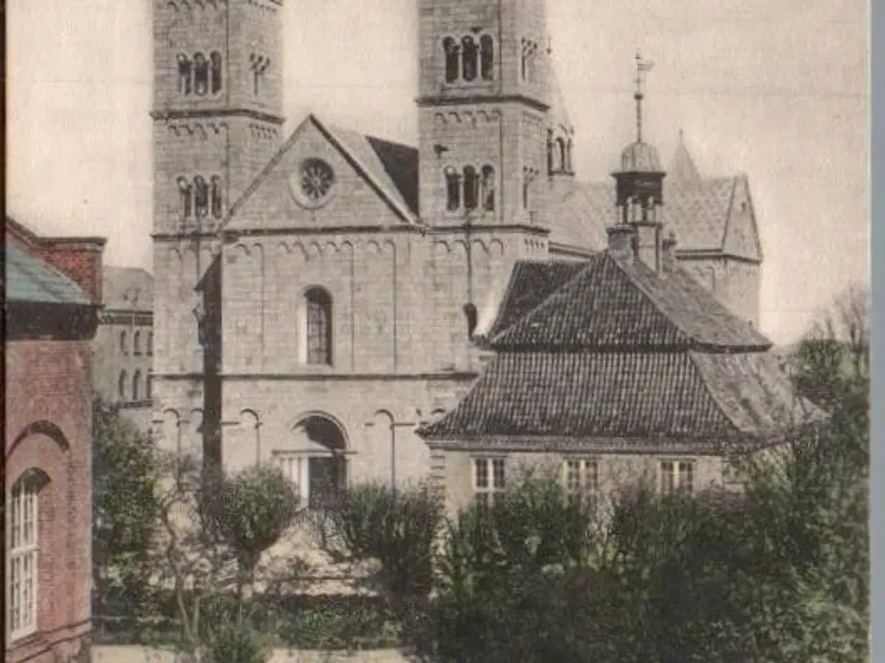 Billede 1 - Viborg - Domkirken og Musæet - Postkort - Brugt