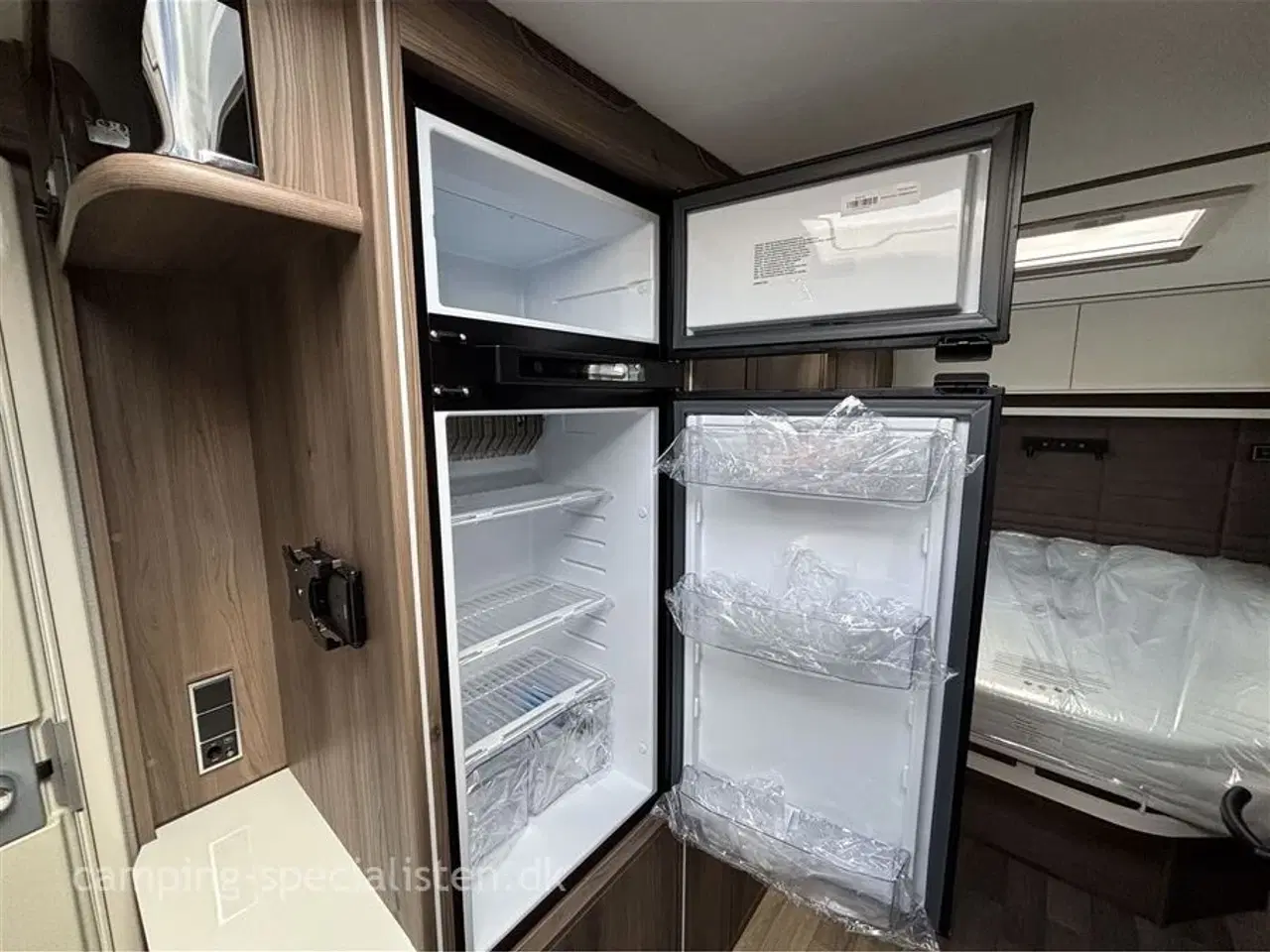 Billede 12 - 2025 - Kabe Ametist 560 GLE KS B8 PREMIUM LINE   Kabe Ametist GLE KS B8 PREMIUM LINE model 2025 kan snart opleves hos Camping-Specialisten.dk