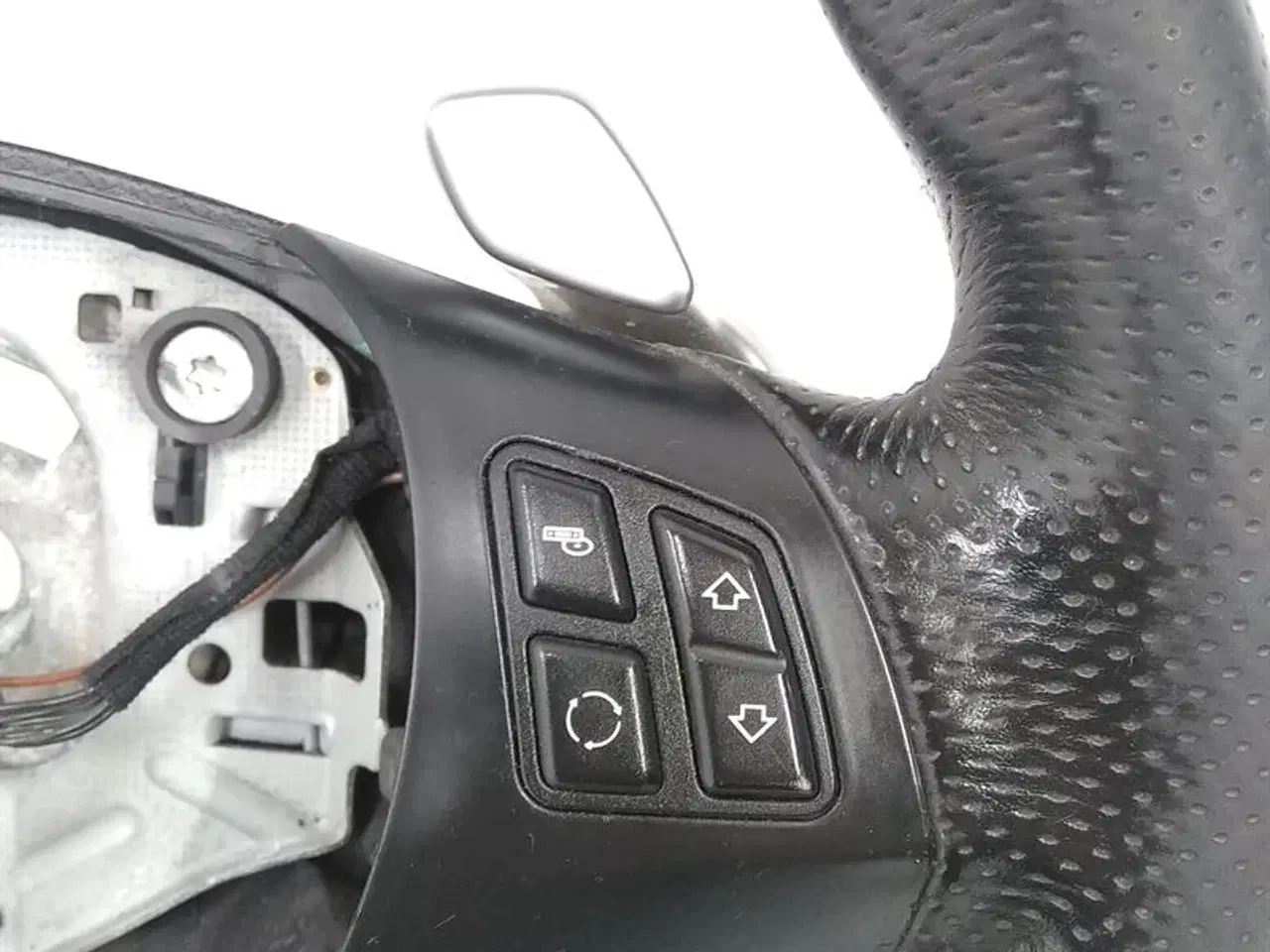 Billede 3 - Sportsrat M-Technic læder M. paddleshift uden airbag K24294 BMW E87 E90 E91 E92 E93 E81 E82 E87LCI E88 E90LCI E91LCI X1 (E84) E92LCI E93LCI