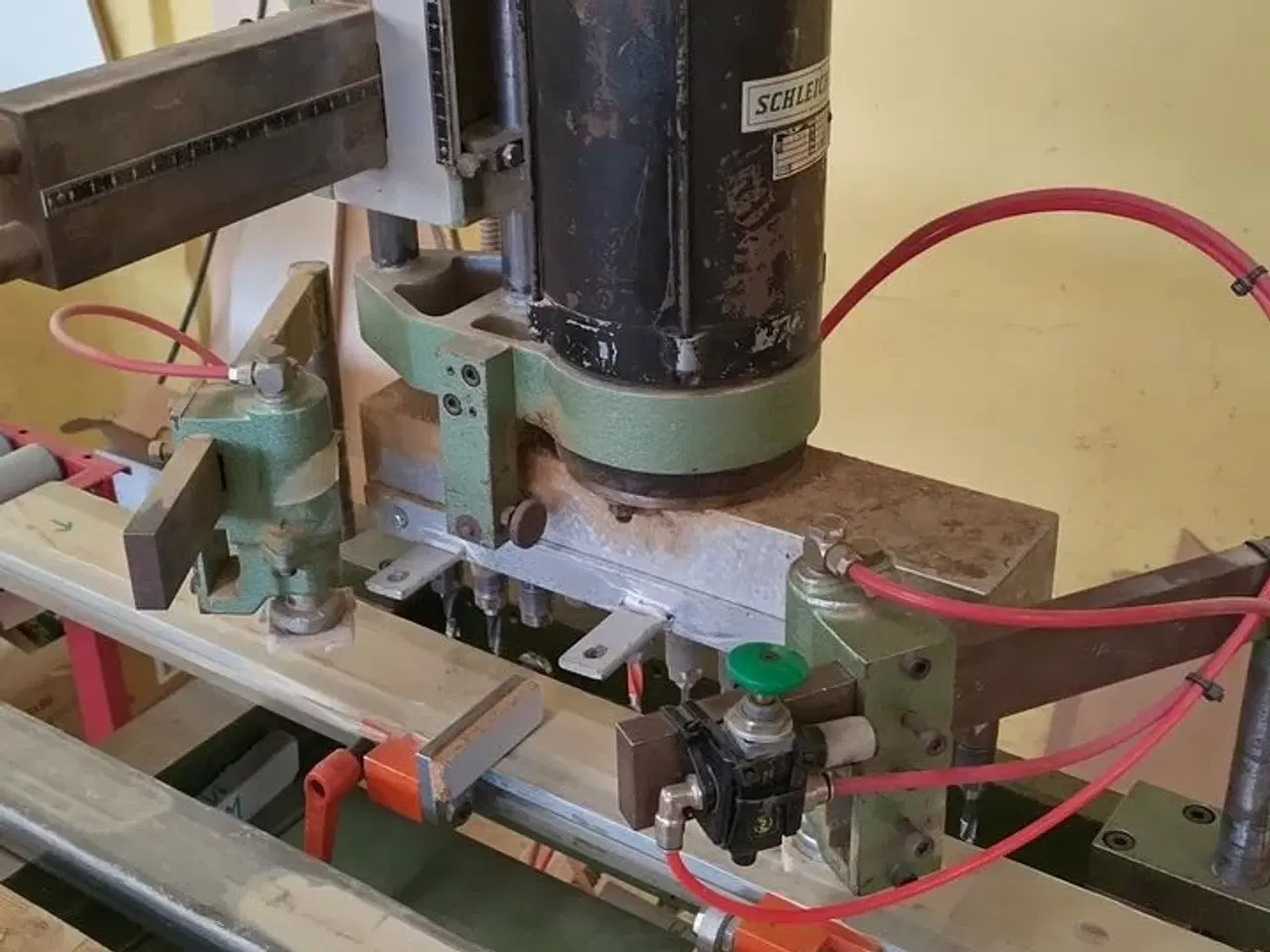 Billede 2 - Boremaskine til boring af minifix beslag.