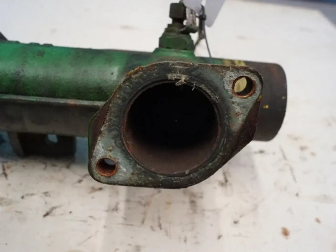Billede 7 - John Deere 3140 Indsugningsmanifold R65851
