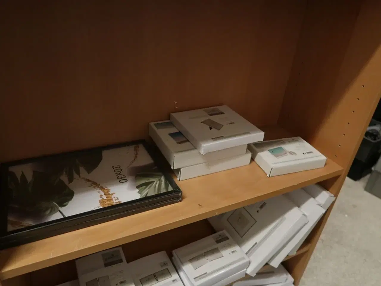 Billede 7 - Reol med div. Rammer m.m.