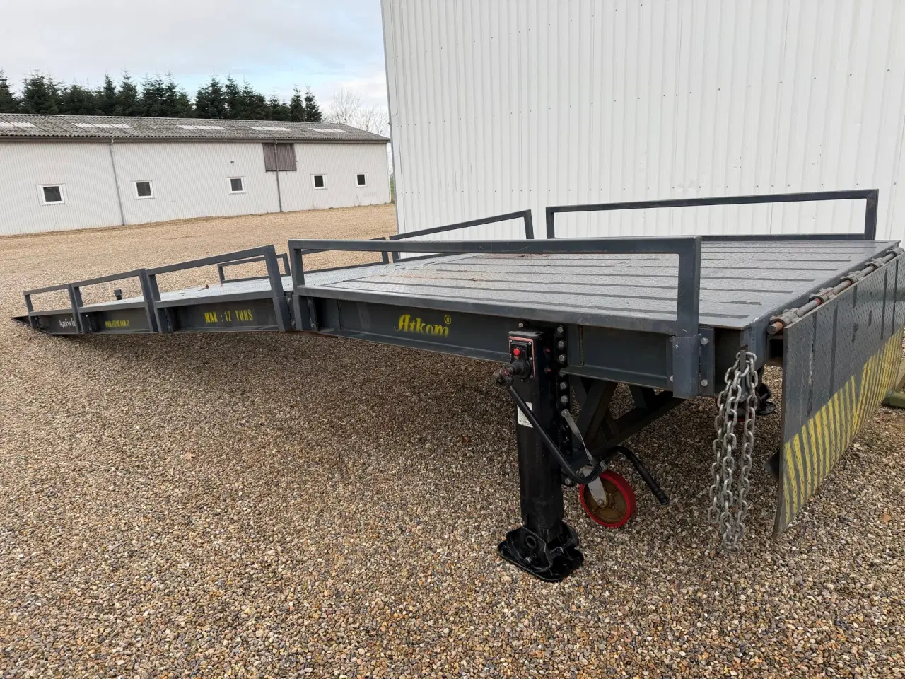 Billede 3 - Mobil læsserampe. 12 tons kapacitet. 236 cm indv. 