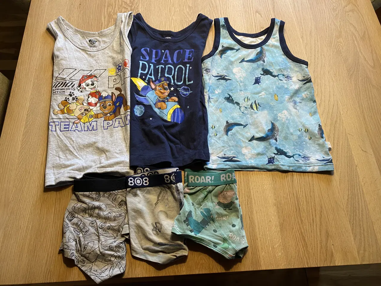 Billede 1 - Paw Patrol undertrøjer str 122/128