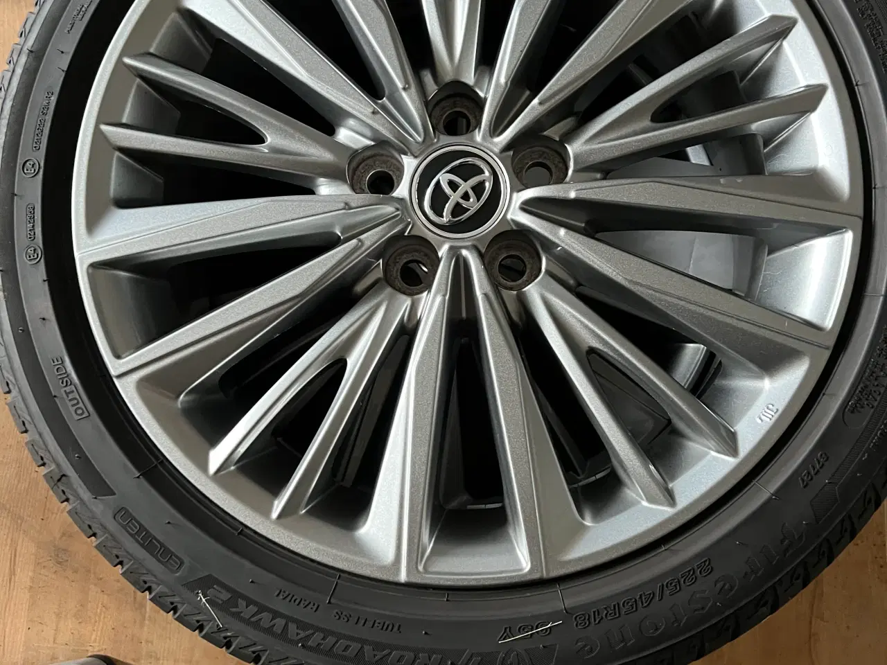 Billede 2 - Orginale Toyota alufælge