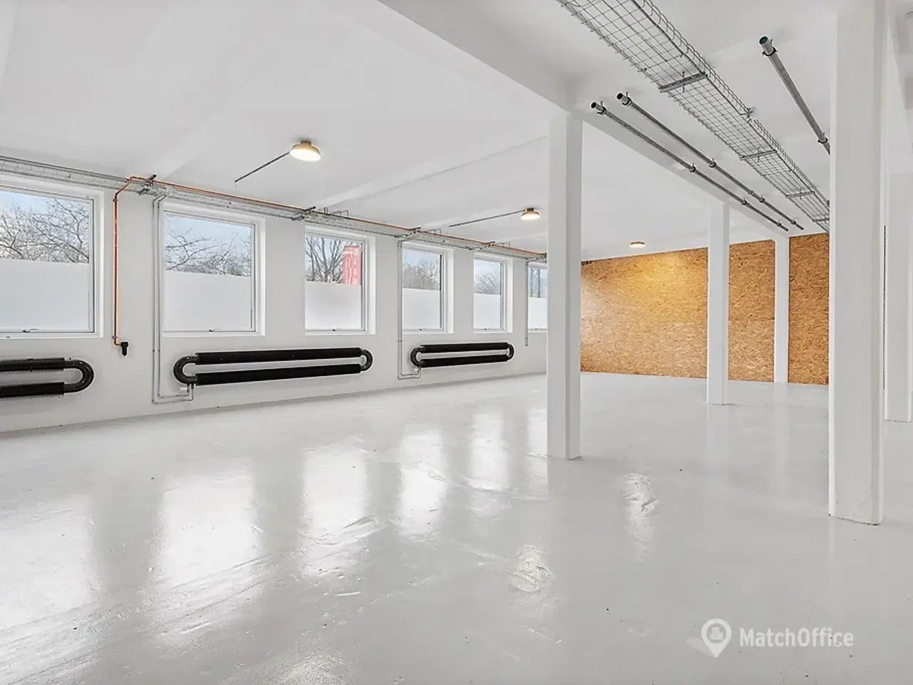 Billede 10 - Højloftet lækkert kontor / showroom / galleri / personlig træning o.lign. på Amager