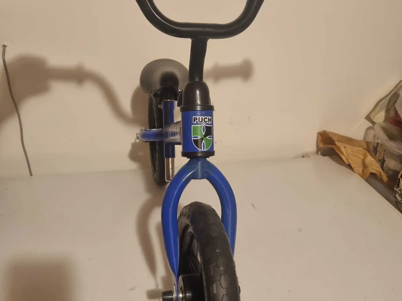 Billede 3 - Løbecykel kun brugt inddørs. 