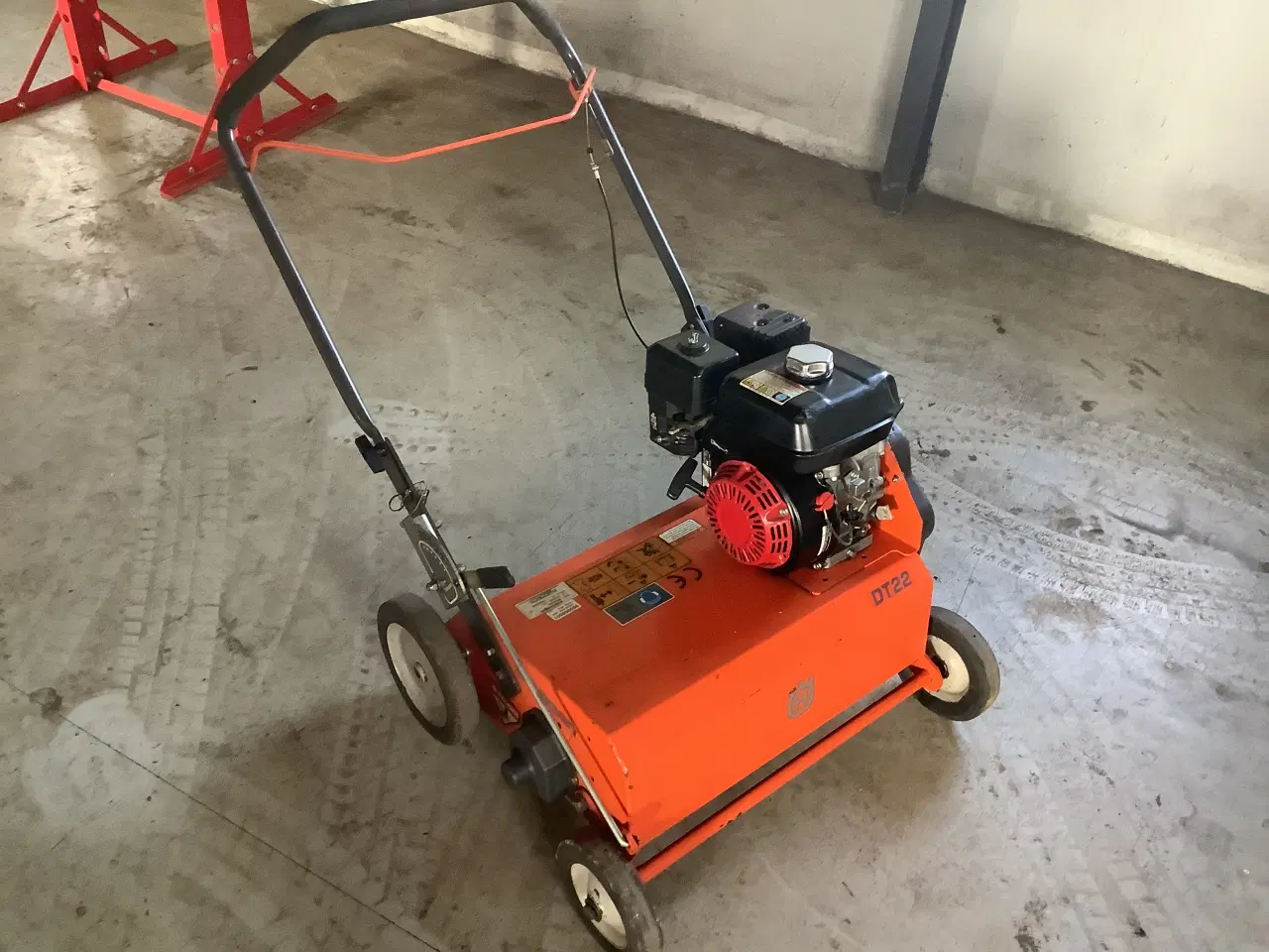 Billede 1 - Husqvarna DT22 Vertikalskærer, plænelufter