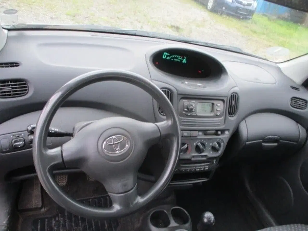 Billede 8 - Toyota Yaris Verso 1,3 Luna