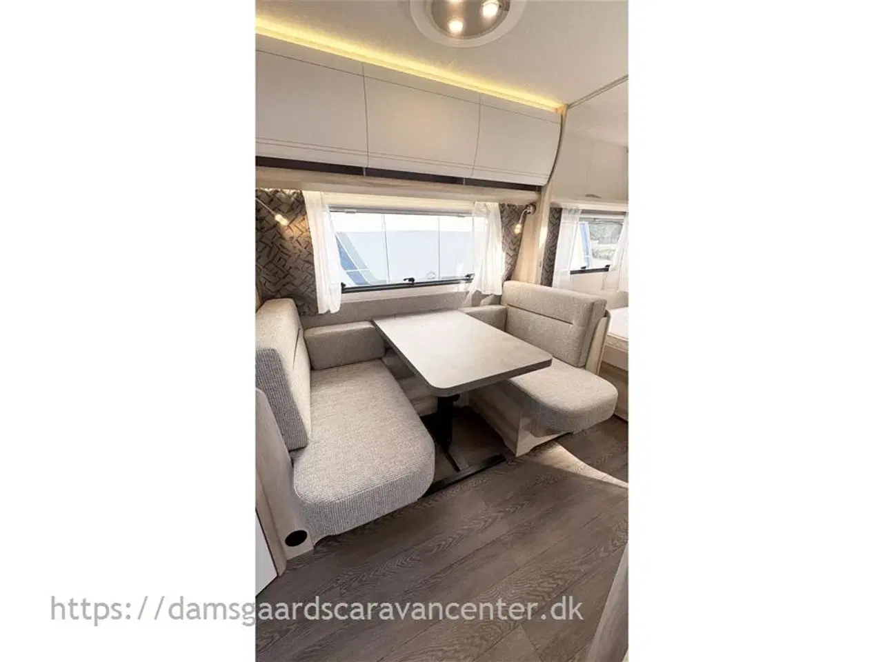 Billede 6 - 2024 - Hobby De Luxe 460 SFf   Queensbed-Gulvtemp.-Mover-Telt