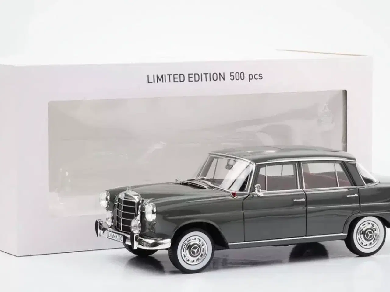 Billede 2 - 1:18 Mercedes 190D W110 1964