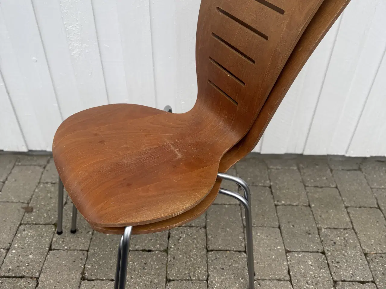 Billede 2 - 2 stole i formspændt træ