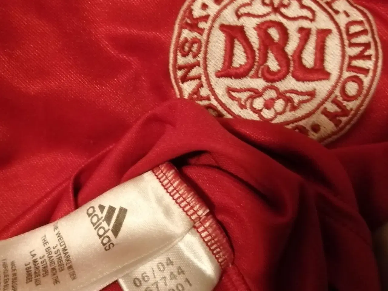 Billede 4 - DANMARK TRØJE 2004-05, STR. 5/6 ÅR, I FLOT STAND