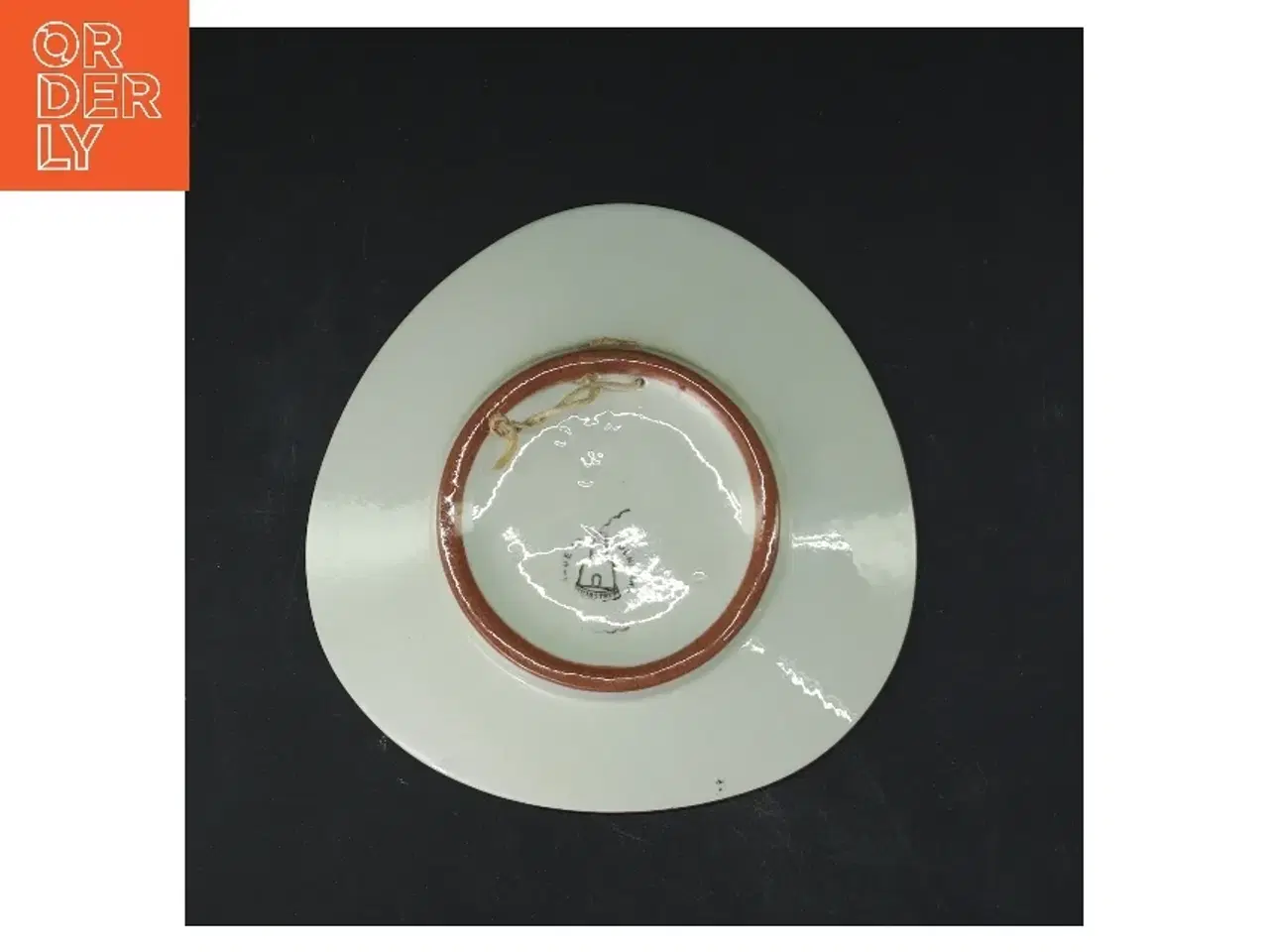 Billede 4 - Humoristisk keramisk tallerken fra Knabstrup, Storm P(str. Ø 15,5 cm) (str. Ø 15,5 cm)