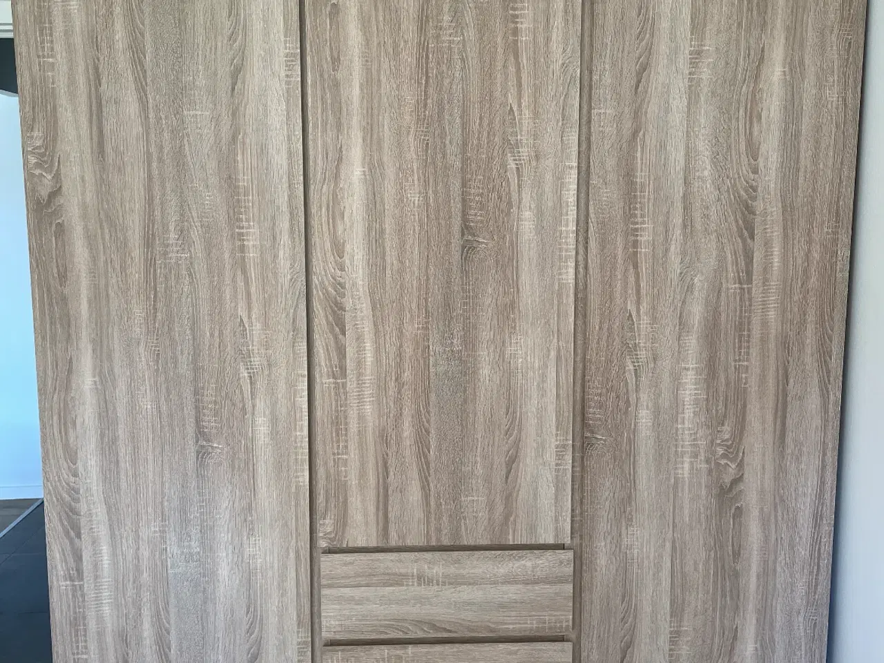 Billede 1 - Garderobe skab gi et bud