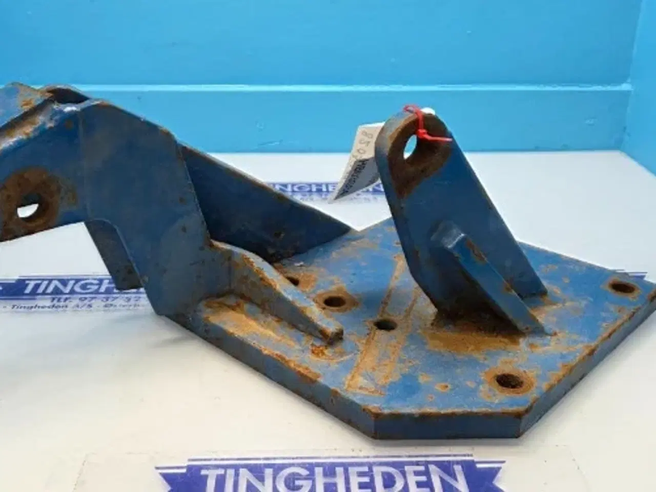 Billede 2 - New Holland TS110 Beslag L. 82007380